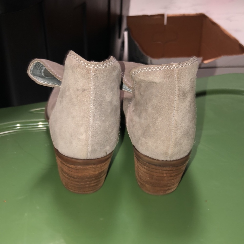 Bootie Gray - image 2